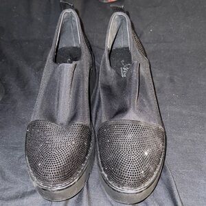 AZURA ZADIE SLIP-ON SHOE